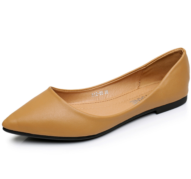Damskie płaskie sandały skórzane mokasyny z dziurami, ręcznie szyte w modnym stylu 2021 - Wianko - 28