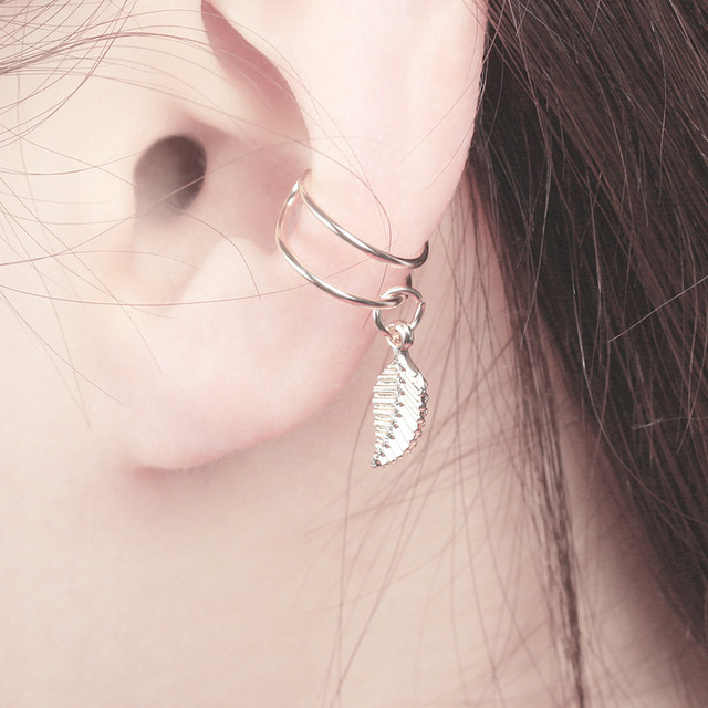 Klips do ucha w kształcie litery U z minimalistycznym metalowym liściem - moda Japonia i Korea Południowa - Wianko - 1