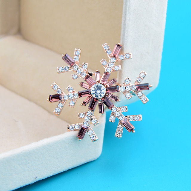 Cindy Xiang Broszka Płatek Śniegu z Kryształami dla Kobiet - Zimowy Design - Wianko - 4
