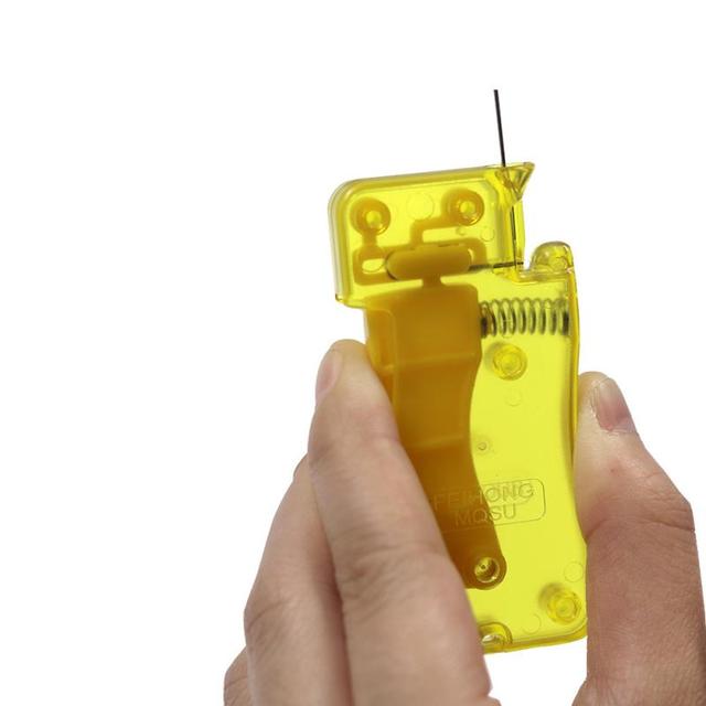 1 Szt. Automatyczne urządzenie do gwintowania igły żółte - proste narzędzie do szycia domowego DIY i odzieży - wygodne narzędzie do szycia - igły do szycia narzędzie do gwintowania - Wianko - 3
