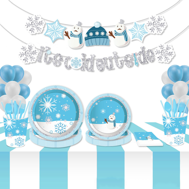 Jednorazowa zastawa stołowa świąteczna - śnieżynki, lód, ozdoby choinkowe (talerze, kubki, obrusy) Navidad - Wianko - 1