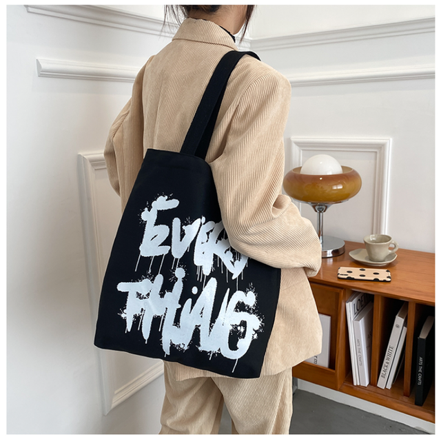 Duża damska torba na ramię z nadrukiem graffiti - moda, pojemna i nowoczesna - Wianko - 4