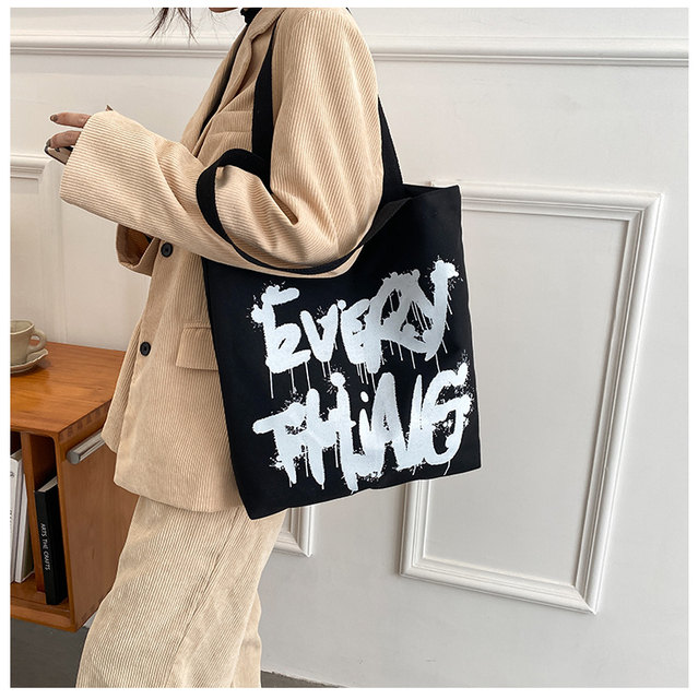 Duża damska torba na ramię z nadrukiem graffiti - moda, pojemna i nowoczesna - Wianko - 5