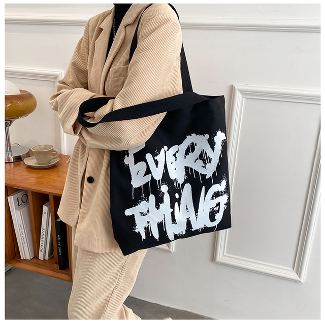 Duża damska torba na ramię z nadrukiem graffiti - moda, pojemna i nowoczesna - Wianko - 2