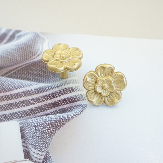 Kreatywne, złote uchwyty meblowe w kształcie kwiatu z mosiężnymi gałkami do szafek i szuflad - Wianko - 4