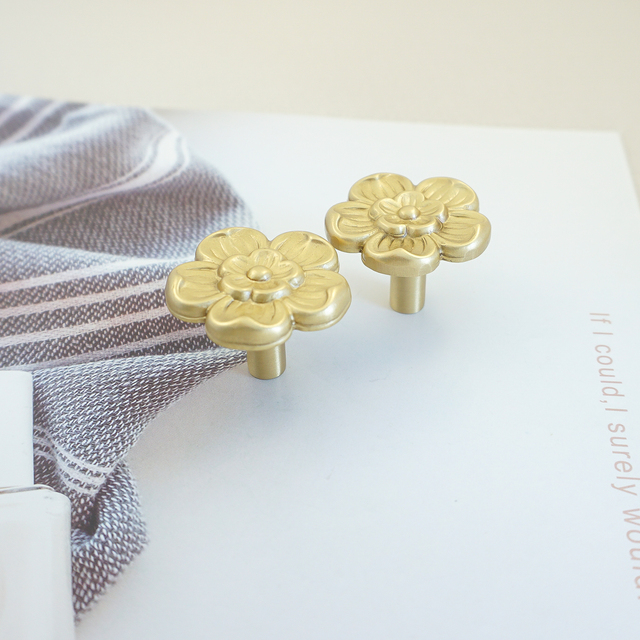 Kreatywne, złote uchwyty meblowe w kształcie kwiatu z mosiężnymi gałkami do szafek i szuflad - Wianko - 5