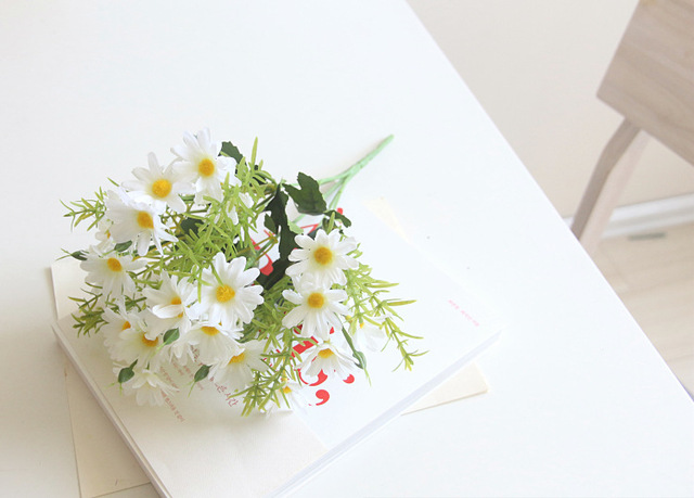 Kompozycja kwiatowa - mała stokrotka, sztuczny kwiat jedwabna tkanina, pojedyncza roślina doniczkowa - Wianko - 9