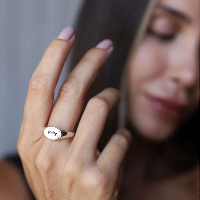Owalny pierścień ze stali nierdzewnej z personalizowaną datą, złoty, Dainty - spersonalizowany prezent ślubny dla kobiet - Wianko - 7