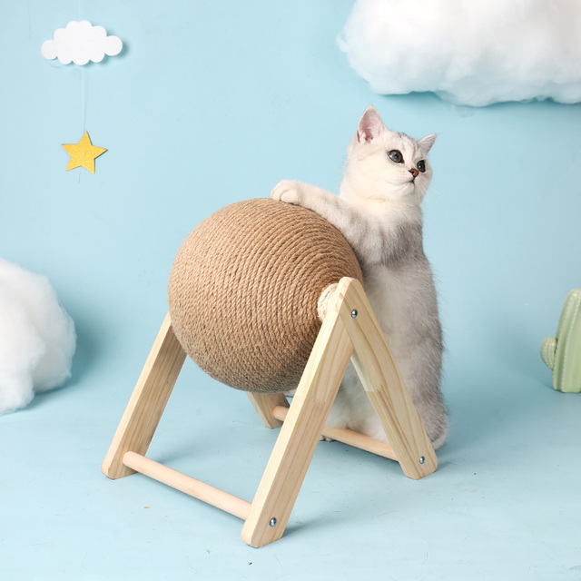Drapak dla kota z drewnianą podstawką, linką sizalową i zabawkową piłką - Wianko - 3