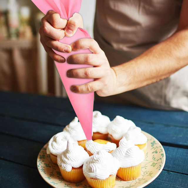Silikonowy rękaw cukierniczy do dekoracji ciast - 4 rozmiary, wielokrotnego użytku, w kolorze różowym/niebieskim - Wianko - 11