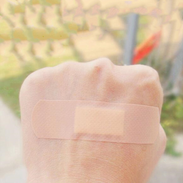 Nowe plastry ranne Band-Aids, wodoodporne, z oddychającą poduszką - 100 sztuk/worek - Wianko - 3