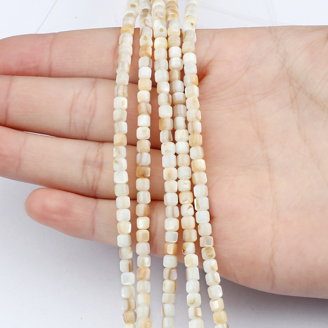 Naszyjnik Handmade z białymi naturalnymi matkami perłowymi w kształcie okręgu i krzyżem - Wianko - 6