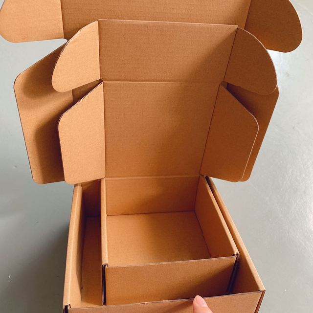 Pudełko z papieru typu Kraft - 10 sztuk, pakiet hurtowy, małe pudełko prezentowe Mailers wysyłka biznes 3 warstwy pudełko z tektury falistej - Wianko - 10