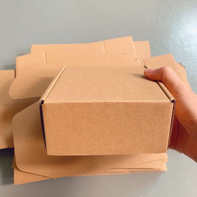 Pudełko z papieru typu Kraft - 10 sztuk, pakiet hurtowy, małe pudełko prezentowe Mailers wysyłka biznes 3 warstwy pudełko z tektury falistej - Wianko - 6