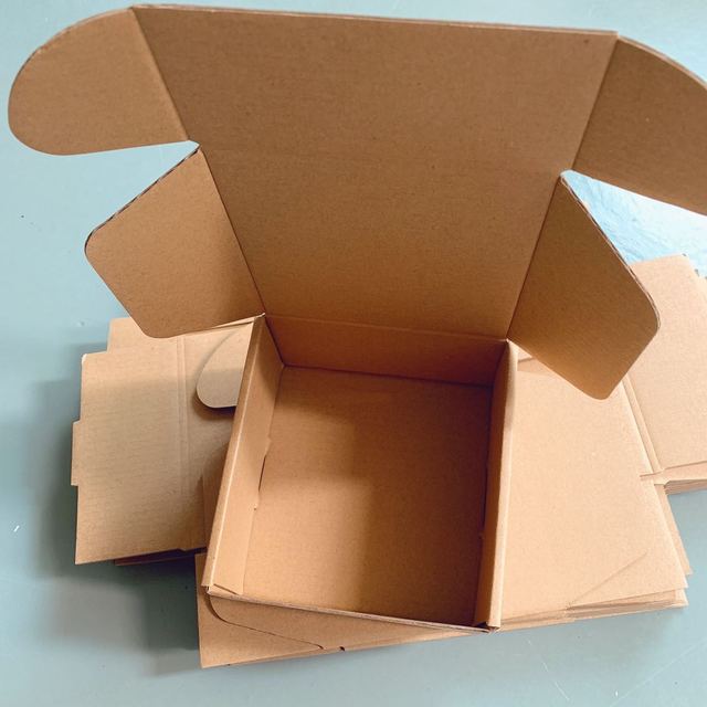 Pudełko z papieru typu Kraft - 10 sztuk, pakiet hurtowy, małe pudełko prezentowe Mailers wysyłka biznes 3 warstwy pudełko z tektury falistej - Wianko - 4