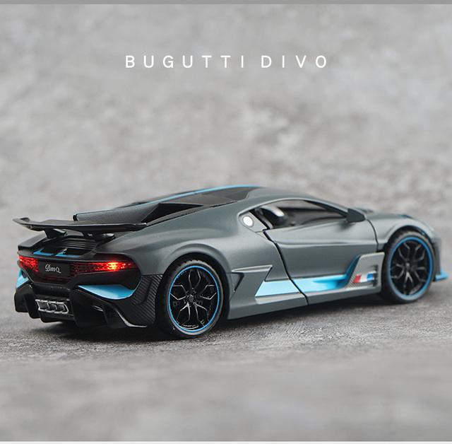 Samochód sportowy Bugatti DIVO 1/32, model z napędem wstecznym, zabawkowy dla dzieci, dekoracja kolekcji, z dźwiękiem i światłem - Wianko - 1