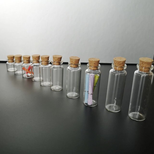 Mini szklane butelki na próbki DIY do przechowywania - 10 sztuk (4ml, 5ml, 7ml, 8ml, 10ml, 12ml, 15ml, 18ml, 20ml) z korkami - Wianko - 1