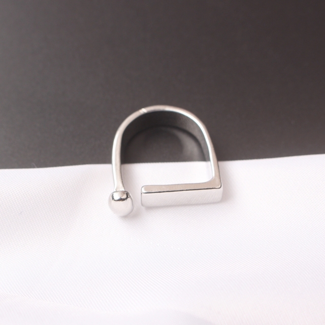 Koreański pierścionek zaręczynowy z metalową geometrią, otwarty palec wskazujący, o prostym kształcie - Wianko - 5