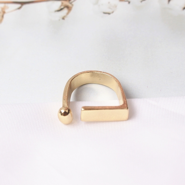 Koreański pierścionek zaręczynowy z metalową geometrią, otwarty palec wskazujący, o prostym kształcie - Wianko - 1