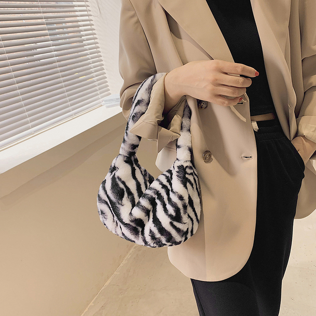 Pluszowa torba na ramię z futrem leoparda, zebry i tygrysa dla kobiet - Zima 2021👜 - Wianko - 6