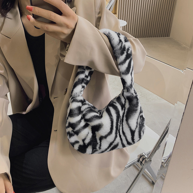 Pluszowa torba na ramię z futrem leoparda, zebry i tygrysa dla kobiet - Zima 2021👜 - Wianko - 3