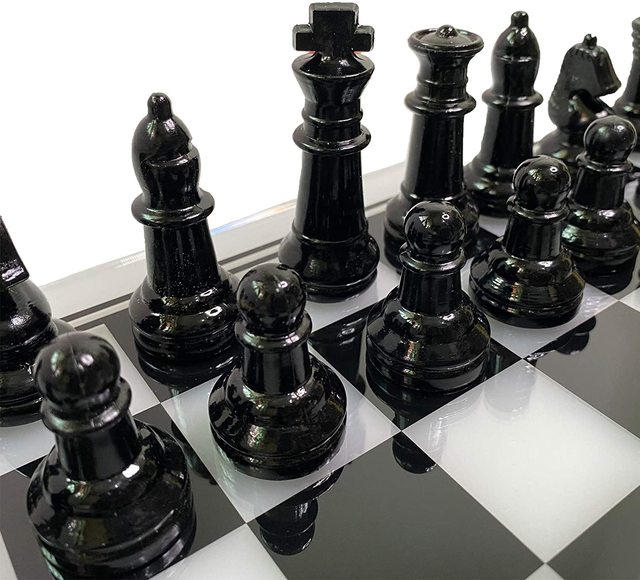 Duża szachownica akrylowa 35x35 cm, elegancka i wytrzymała, z zestawem do gry w szachy - Wianko - 4