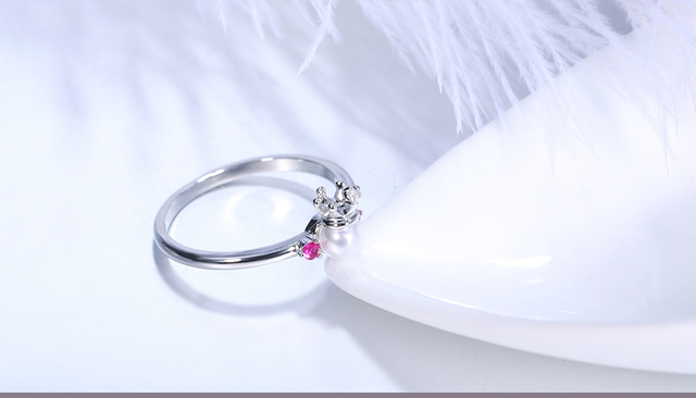 DEELAN Zestaw pierścieni dla kobiet - modna biżuteria z koroną i kryształami czerwonego cyrkonu oraz sztucznymi perłami - Wianko - 8