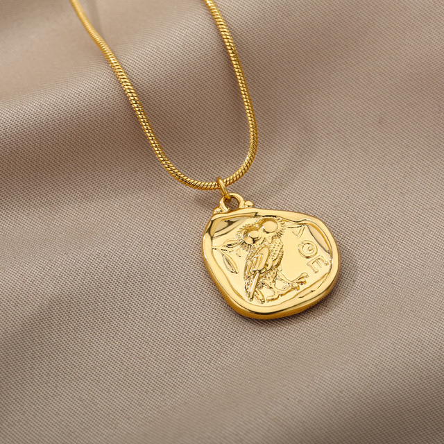 Złoty naszyjnik z niezwykłym wisiorkiem w kształcie sowy wykonany ze stali nierdzewnej - biżuteria vintage - Wianko - 5