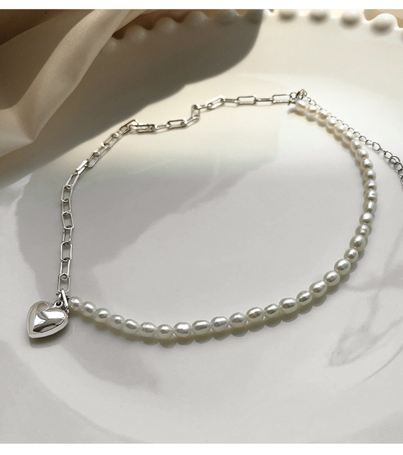 Naszyjnik łańcuszkowy z asymetryczną perłą, wykonany z wysokiej jakości srebra próby 925 - Wianko - 1