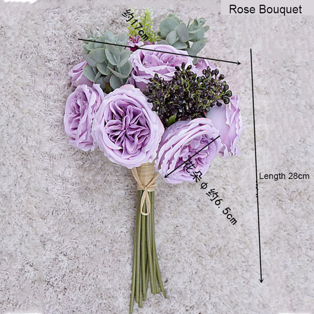 Ręka trzymająca 12 łodyg bukietu róż Austin Rose - sztuczne kwiaty walentynkowe na ślub i dekoracje wnętrz - Wianko - 1