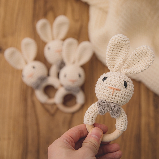Drewniana grzechotka gryzak Cartoon Bunny Crochet dla dzieci - Wianko - 3