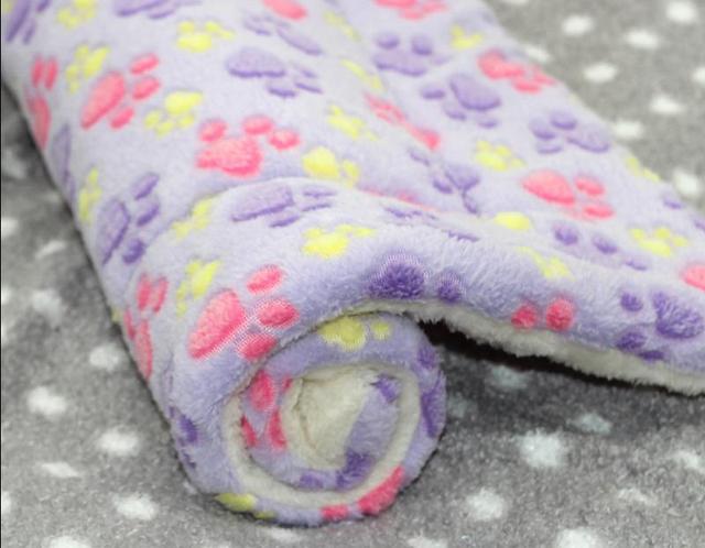 Mata flanelowa Pet Soft Fleece Pad dla zwierząt domowych - zagęszczony kocyk na łóżko, poduszka na sofę, dywan przenośny - zmywalna i ciepła - Wianko - 16