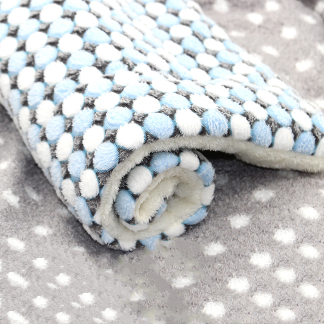 Mata flanelowa Pet Soft Fleece Pad dla zwierząt domowych - zagęszczony kocyk na łóżko, poduszka na sofę, dywan przenośny - zmywalna i ciepła - Wianko - 12