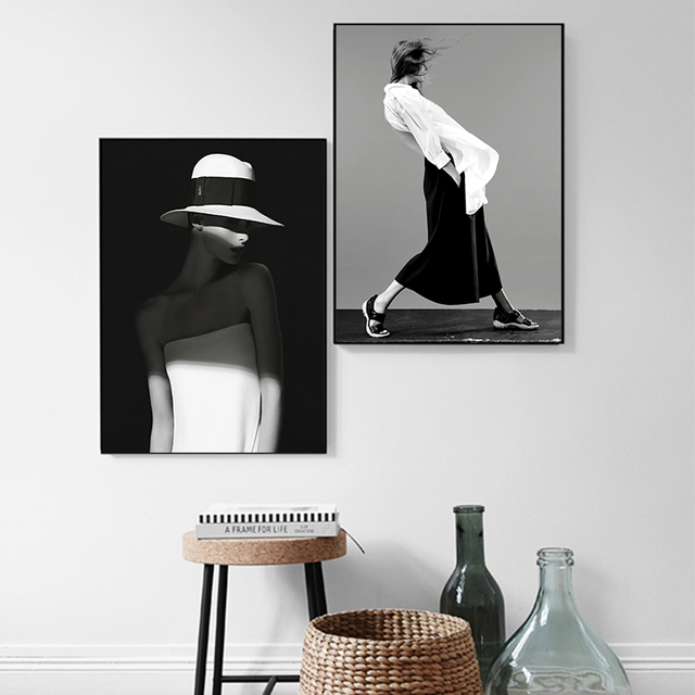 Plakat na płótnie - Skandynawska moda - Sexy kobieta - Czarno-biały - Druk - Piękna dekoracja wnętrz - Wianko - 6