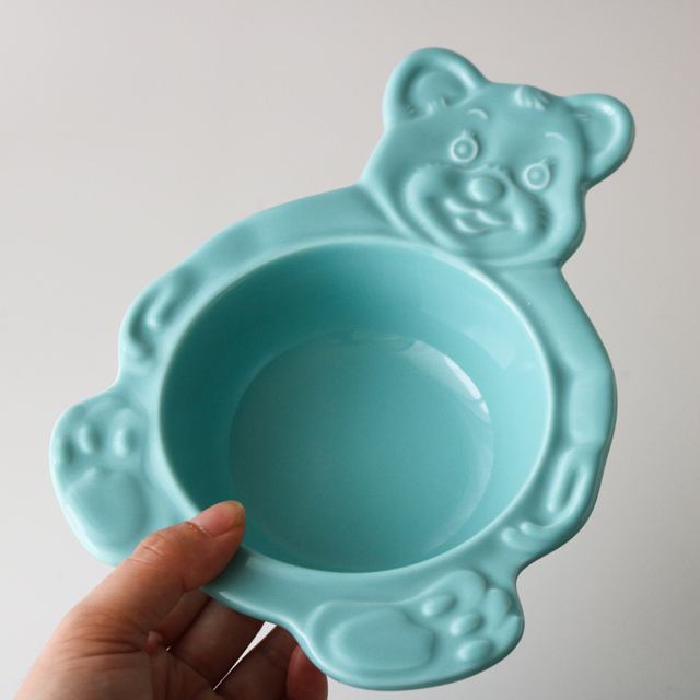Niedźwiedź kreskówkowy - talerzyk deserowy - ceramiczna miska z motywem niedźwiedzia - płaski trójkąt - śniadaniowa/sałatkowa taca - Wianko - 11
