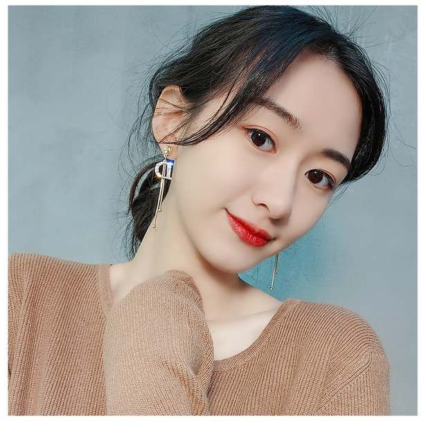 Długie kolczyki kobiece z pełnymi diamentowymi literami D i frędzlem - koreański temperament, elegancja czerwieni - Wianko - 18