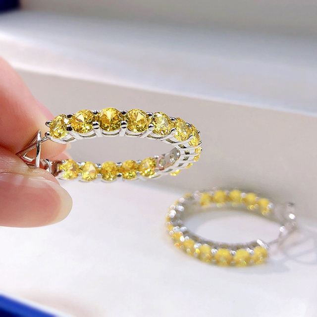 Srebrne kolczyki OEVAS z żółtym, węglowym diamentem 4mm - biżuteria dla kobiet na wesele - Wianko - 2