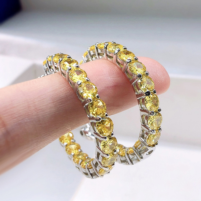 Srebrne kolczyki OEVAS z żółtym, węglowym diamentem 4mm - biżuteria dla kobiet na wesele - Wianko - 3