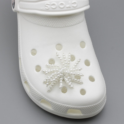 Luksusowe ozdoby DIY do butów - korona czaszka z perłą, nitami i kryształkami, które uczynią Twoje buty wyjątkowymi - Wianko - 10