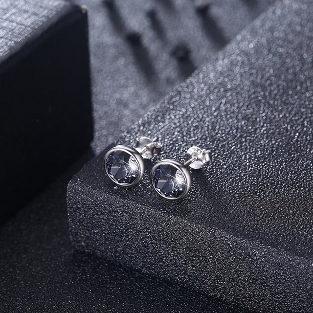 Srebrne kolczyki z okrągłymi kryształami Swarovskiego – elegancka biżuteria dla kobiet - Wianko - 4