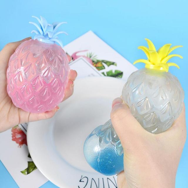 Zabawka stresowa w kształcie ananasa - Squishys owocowy piłka do zgniatania dla dzieci i dorosłych - Wianko - 1