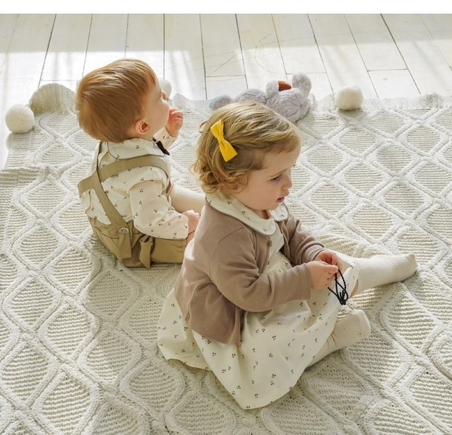 Kombinezon dla niemowląt: pasujący zestaw dla brata i siostry, hiszpański styl, Romper z bawełnianej sukienki, z płaszczem dla maluchów - Wianko - 2