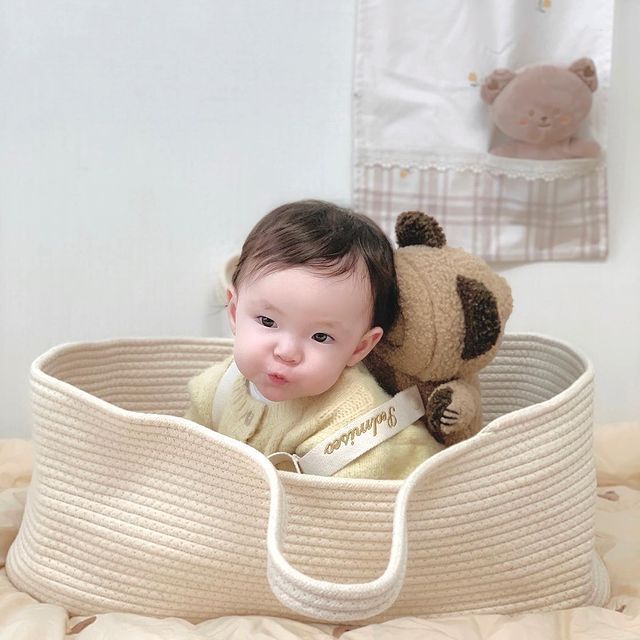 Przenośny kosz do noszenia dziecka i łóżko turystyczne dla noworodka, idealne do dekoracji żłobka oraz kołysania dziecka, wraz z materacem do spania - Wianko - 25