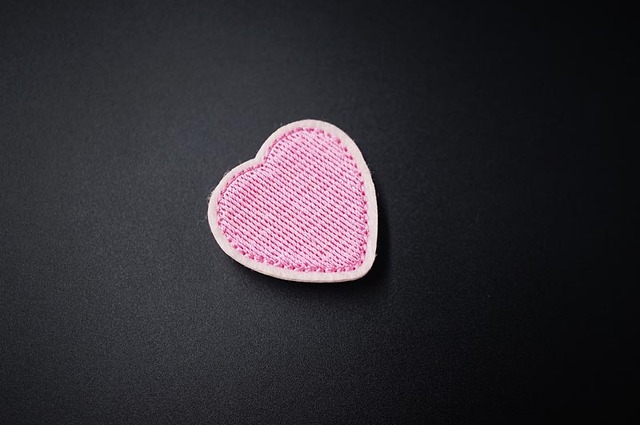 Mend - Różowe serce (3.2x3.2cm) - Łatka haftowana DIY do dekoracji dżinsów i ubrań - Wianko - 3
