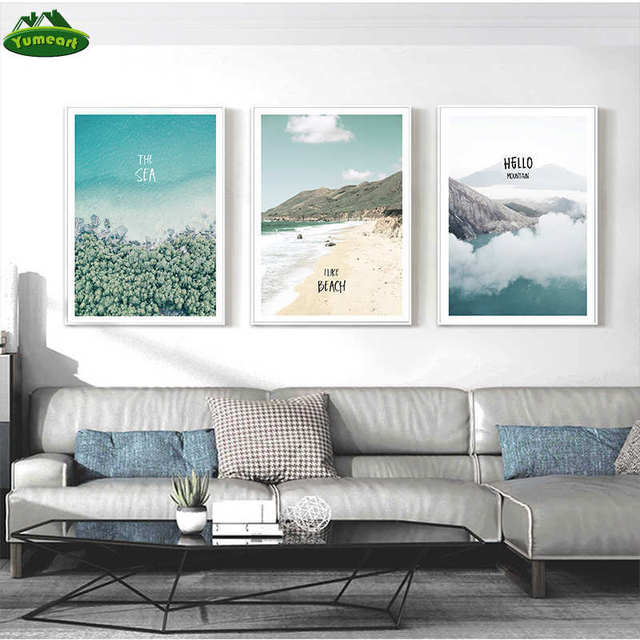 Plakat skandynawski z błękitnym morzem i plażą, dekoracja ścienna do salonu - rośliny, góry, drzewa - obraz na płótnie - Wianko - 6