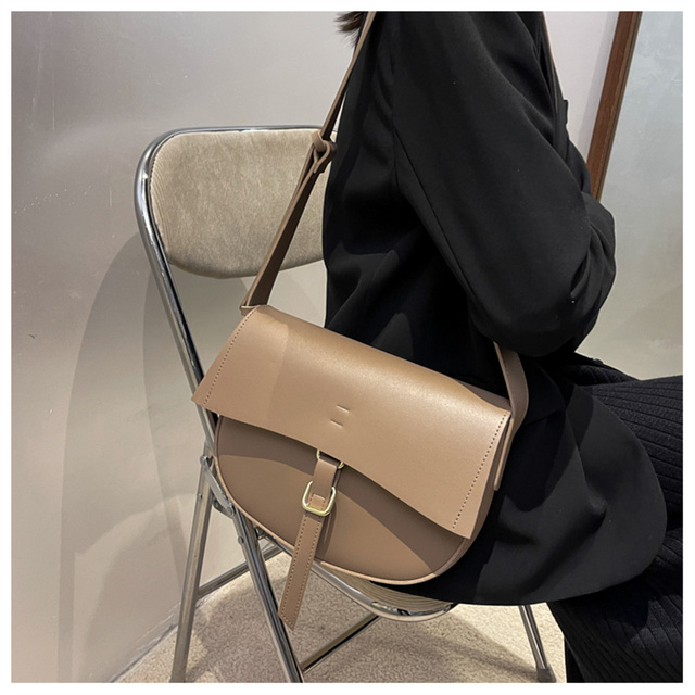 Luksusowa skórzana torebka na ramię - projektantka damskiej mody z klapką i małą torbą ze skórzanym paskiem - Wianko - 24