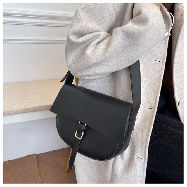 Luksusowa skórzana torebka na ramię - projektantka damskiej mody z klapką i małą torbą ze skórzanym paskiem - Wianko - 11