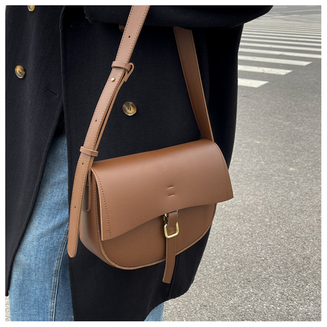 Luksusowa skórzana torebka na ramię - projektantka damskiej mody z klapką i małą torbą ze skórzanym paskiem - Wianko - 19
