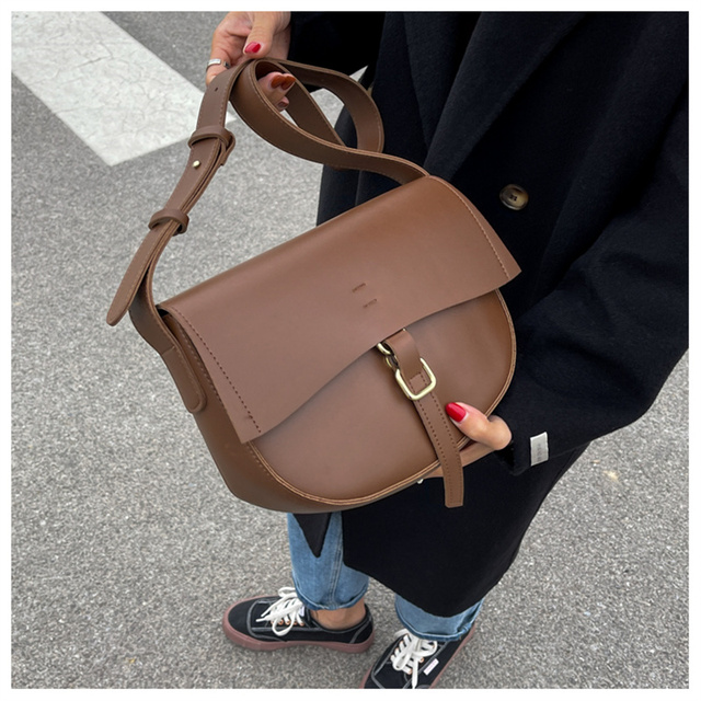 Luksusowa skórzana torebka na ramię - projektantka damskiej mody z klapką i małą torbą ze skórzanym paskiem - Wianko - 21