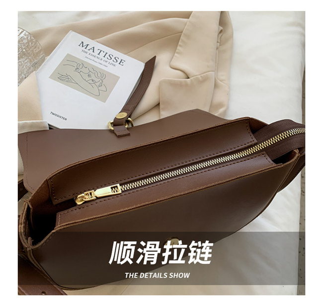 Luksusowa skórzana torebka na ramię - projektantka damskiej mody z klapką i małą torbą ze skórzanym paskiem - Wianko - 5